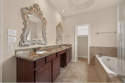 888 Fisher Street, Houston, TX 77018 - Photo 14