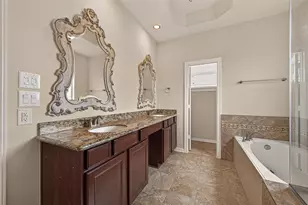 888 Fisher St, Houston, TX 77018 - Photo 14