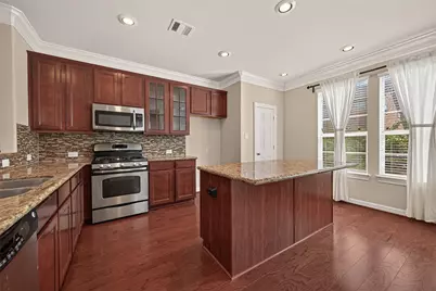 888 Fisher Street, Houston, TX 77018 - Photo 6