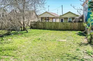 2718 Avenue L, Galveston, TX 77550 - Photo 1