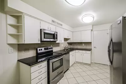 5050 Woodway Drive #3M, Houston, TX 77056 - Photo 6