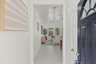 8157 Crestview Dr, Houston, TX 77028 - Photo 2