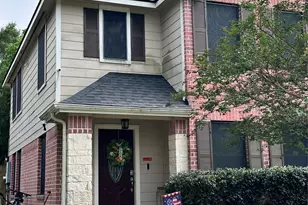 10422 Lauren Creek Dr, Baytown, TX 77523 - Photo 2