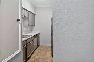 562 Wilcrest Dr, Houston, TX 77042 - Photo 10