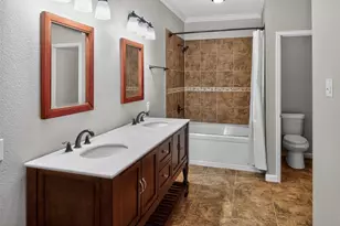 562 Wilcrest Dr, Houston, TX 77042 - Photo 28