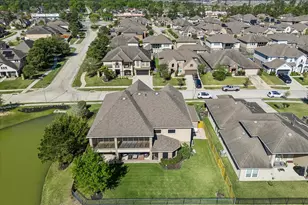 14902 Somerset Horizon Ln, Houston, TX 77044 - Photo 34