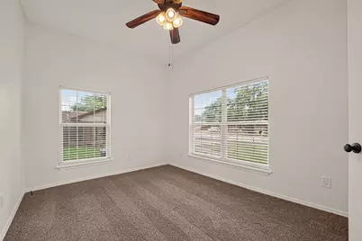 1511 W Dumble Street, Alvin, TX 77511 - Photo 18