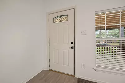 1511 W Dumble Street, Alvin, TX 77511 - Photo 4