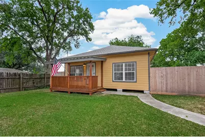 1511 W Dumble Street, Alvin, TX 77511 - Photo 2