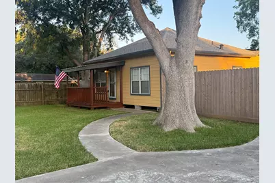 1511 W Dumble Street, Alvin, TX 77511 - Photo 1