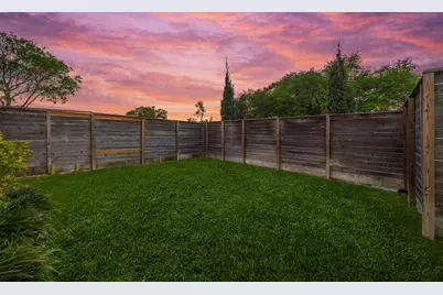 7327 Shadyvilla Pointe Drive, Houston, TX 77055 - Photo 44