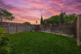 7327 Shadyvilla Pointe Dr, Houston, TX 77055 - Photo 44