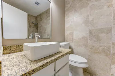 6102 W Airport Boulevard #18, Houston, TX 77035 - Photo 18