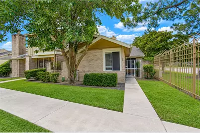 6102 W Airport Boulevard #18, Houston, TX 77035 - Photo 1