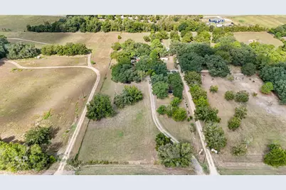 5913 County Road 225, East Bernard, TX 77435 - Photo 2