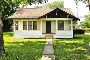 315 High St, Tomball, TX 77375 - Photo 2