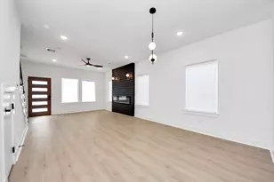 3319 Caplin St, Houston, TX 77026 - Photo 8