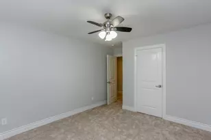 14 Woodlot Ct, The Woodlands, TX 77380 - Photo 18