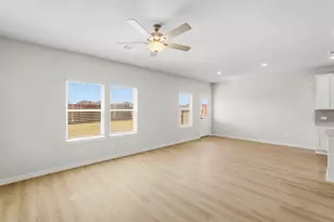 17215 White Peace Dr, Waller, TX 77484 - Photo 10