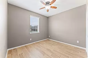 1706 Zeppelin Cir, Deer Park, TX 77536 - Photo 4