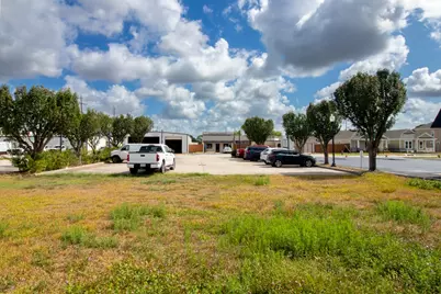2408-2409 S Park Avenue, Pearland, TX 77581 - Photo 2