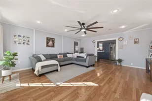 10502 Hollyglen Dr, Houston, TX 77016 - Photo 10