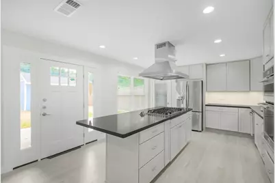 1710 Willowby Drive, Houston, TX 77008 - Photo 12