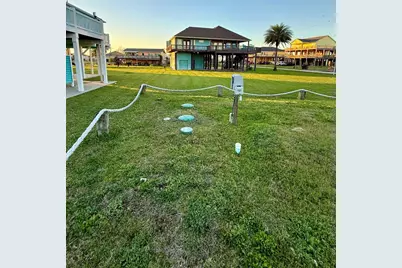 911 Palmview, Port Bolivar, TX 77650 - Photo 4