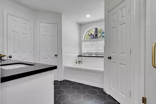 206 Doncaster St, Conroe, TX 77303 - Photo 28