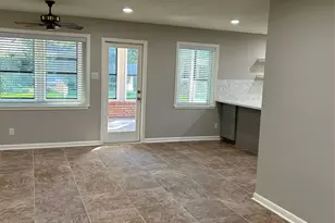 10233 Moorberry Ln, Houston, TX 77043 - Photo 4