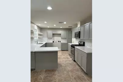 10233 Moorberry Lane, Houston, TX 77043 - Photo 6