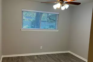 10233 Moorberry Ln, Houston, TX 77043 - Photo 8