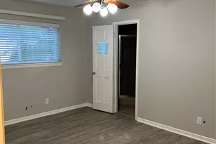 10233 Moorberry Ln, Houston, TX 77043 - Photo 10