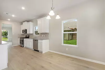 107 Pecan Valley Drive, West Columbia, TX 77486 - Photo 8