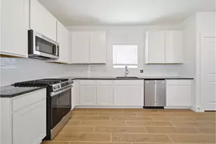 9002 Gull Cyn Dr, Baytown, TX 77521 - Photo 20