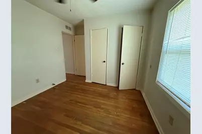 5402 Flamingo Drive, Houston, TX 77033 - Photo 4