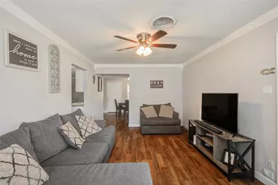 513 Farrer Street, Angleton, TX 77515 - Photo 6