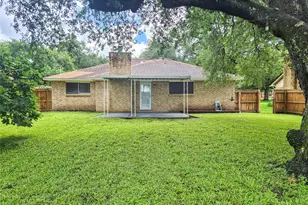 54 Aloe Vera Ct, Lake Jackson, TX 77566 - Photo 14