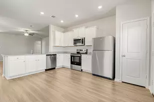 6609 Winter Elm St, Houston, TX 77048 - Photo 2