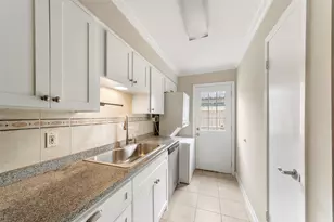 515 Tallowood Rd, Houston, TX 77024 - Photo 2