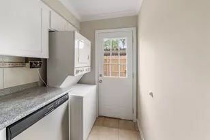 515 Tallowood Rd, Houston, TX 77024 - Photo 22