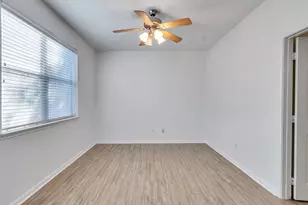 10723 Fletcher Bridge Ln, Sugar Land, TX 77498 - Photo 18