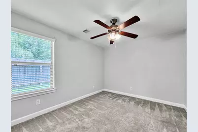922 Fife Dr, Conroe, TX 77301 - Photo 10
