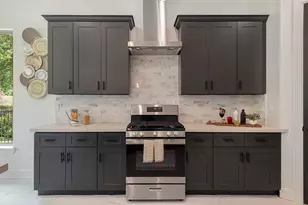 290 Apple Valley Dr, Panorama Village, TX 77304 - Photo 12