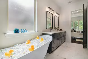 290 Apple Valley Dr, Panorama Village, TX 77304 - Photo 16