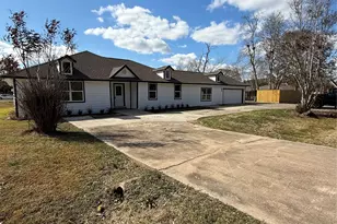 1214 Main St, Alvin, TX 77511 - Photo 2