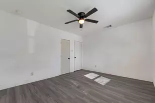 317-319 E B Street St, La Porte, TX 77571 - Photo 14