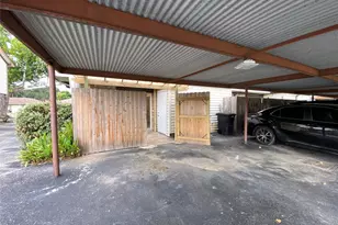 10682 Hazelhurst Dr, Houston, TX 77043 - Photo 24