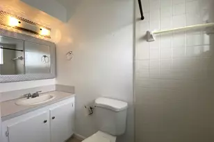10682 Hazelhurst Dr, Houston, TX 77043 - Photo 20