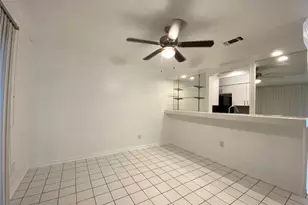 10682 Hazelhurst Dr, Houston, TX 77043 - Photo 8
